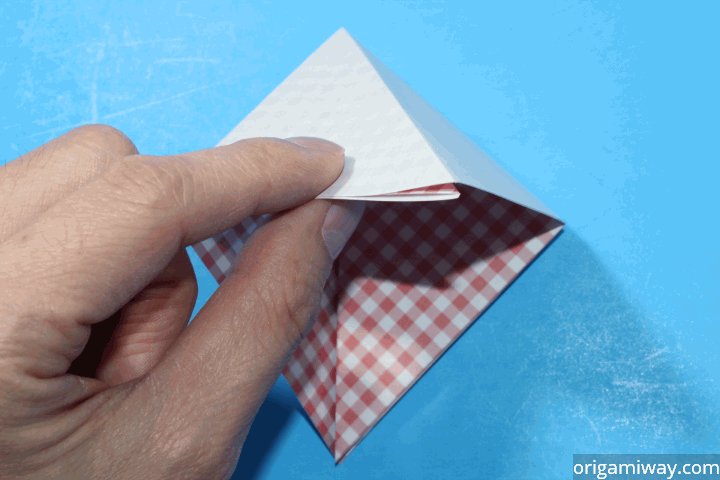 How to Make an Origami Basket Step 7-2